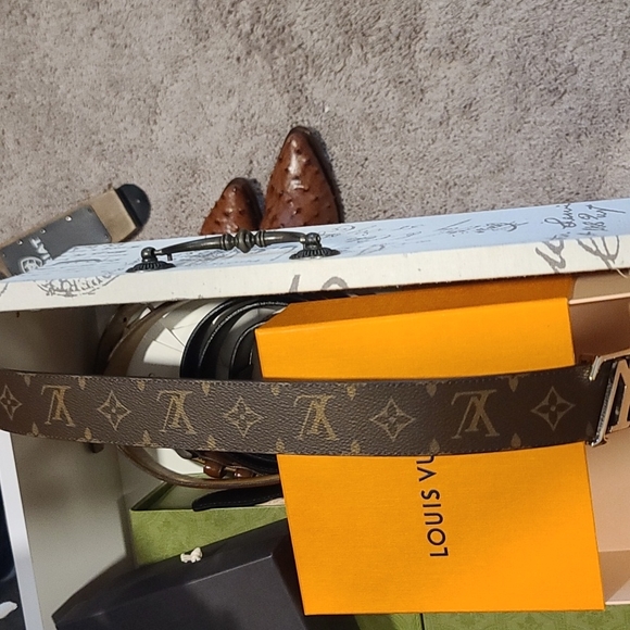 Mens Louis Vuitton Belt size 95 - Picture 3 of 3